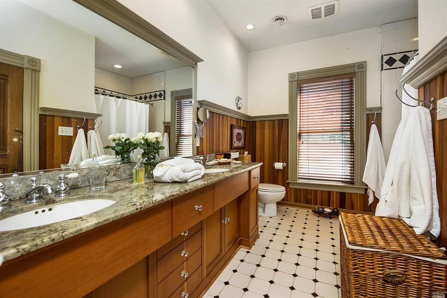Ingalls Inman house bathroom before.jpg